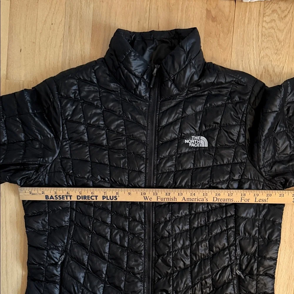 The North Face Black Thermoball Jacket!! Like brand new!! - Picture 12 of 12